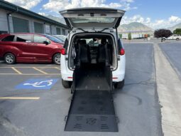2023 Chrysler Voyager LX | Freedom Motors Versa Flex Manual Rear Entry Wheelchair Van full