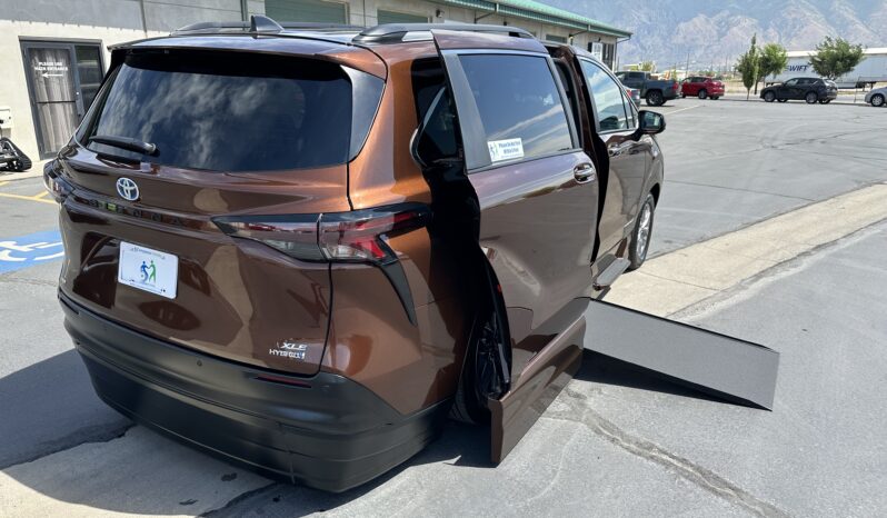 2024 Toyota Sienna Hybrid XLE Plus AWD | The New Vantage Mobility Northstar Wheelchair Accessible Conversion full