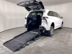 2024 Toyota Sienna LE | VMI Manual Rear Entry ADA Wheelchair Conversion