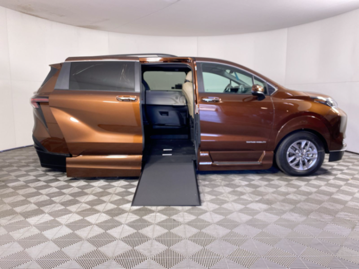 2024 Toyota Sienna Hybrid XLE Plus AWD The New Vantage Mobility   XLESunset 700x524 