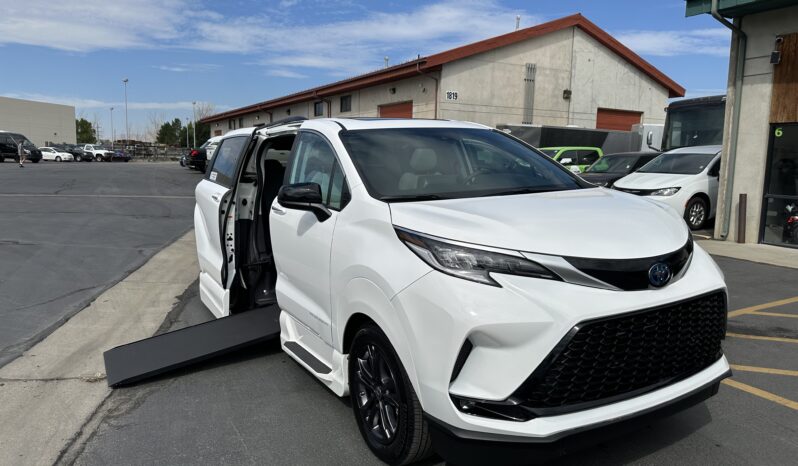 2024 Toyota Sienna Hybrid XSE Plus AWD | The New Vantage Mobility Northstar Wheelchair Accessible Conversion full