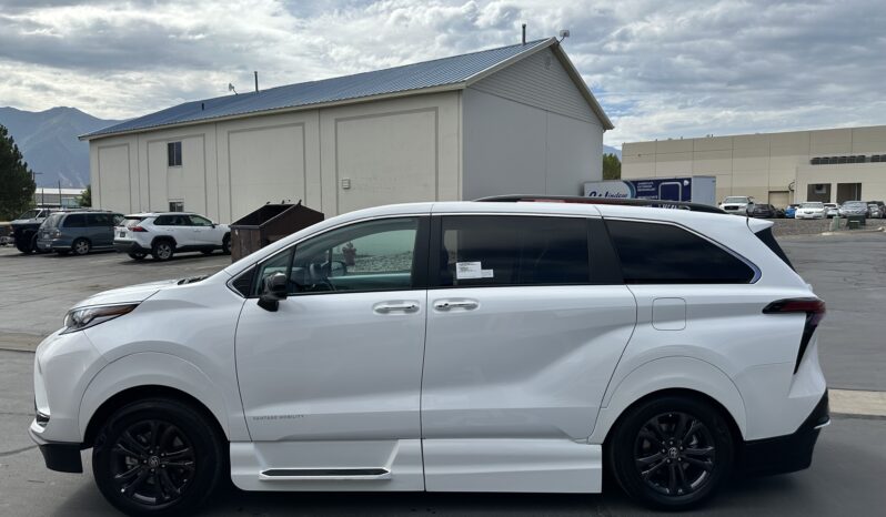 2024 Toyota Sienna Hybrid XSE Plus AWD | The New Vantage Mobility Northstar Wheelchair Accessible Conversion full