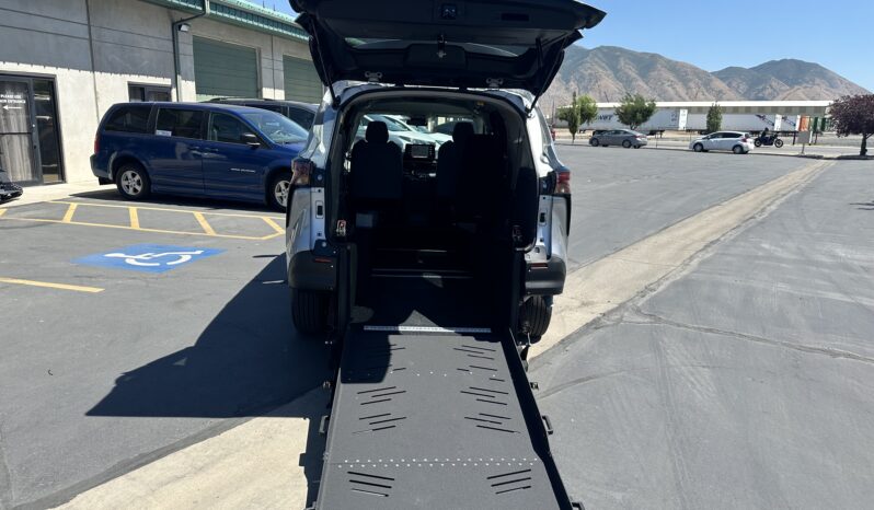 2024 Toyota Sienna LE | VMI Manual Rear Entry ADA Wheelchair Conversion full