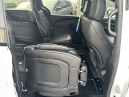 2025 Chrysler Voyager LX  | NEW BraunAbility Manual Rear Entry Wheelchair Conversion full