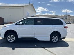 2019 Toyota Sienna LE |  VMI Northstar Infloor Wheelchair Conversion full