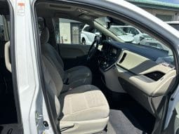 2019 Toyota Sienna LE |  VMI Northstar Infloor Wheelchair Conversion full