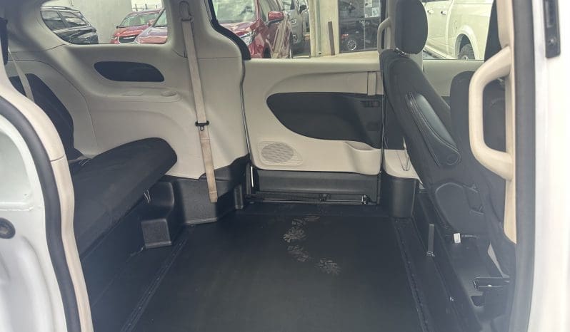 2022 Chrysler Voyager LX  | NEW BraunAbility Companion Van Manual Side Entry Wheelchair Conversion full