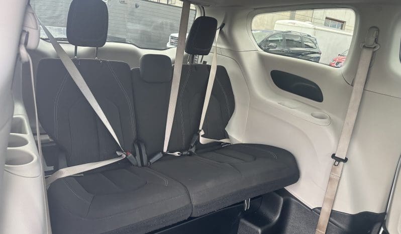 2022 Chrysler Voyager LX  | NEW BraunAbility Companion Van Manual Side Entry Wheelchair Conversion full