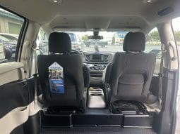 2022 Chrysler Voyager LX  | NEW BraunAbility Companion Van Manual Side Entry Wheelchair Conversion full