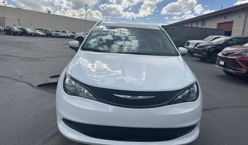 2022 Chrysler Voyager LX  | NEW BraunAbility Companion Van Manual Side Entry Wheelchair Conversion full