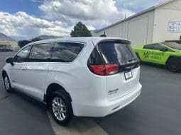 2022 Chrysler Voyager LX  | NEW BraunAbility Companion Van Manual Side Entry Wheelchair Conversion full