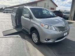 2017 Toyota Sienna XLE |  VMI Northstar Infloor Wheelchair Conversion full