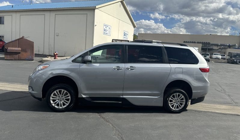 2017 Toyota Sienna XLE |  VMI Northstar Infloor Wheelchair Conversion full