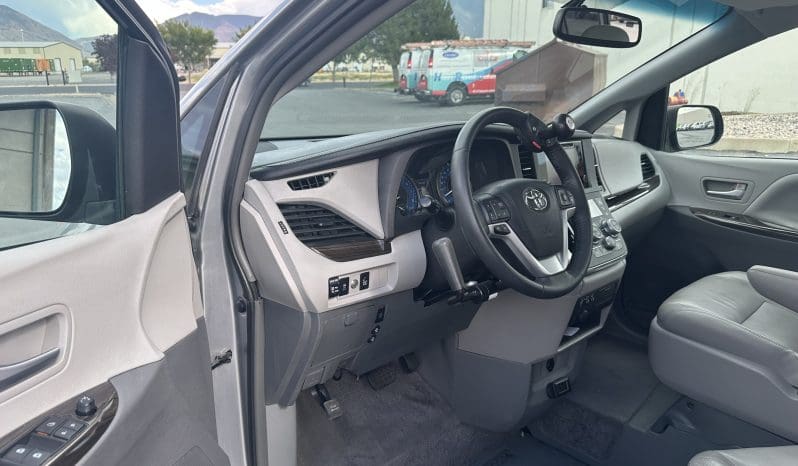 2017 Toyota Sienna XLE |  VMI Northstar Infloor Wheelchair Conversion full