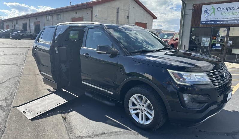 2016 Ford Explorer XLT |  BraunAbility MXV Power Infloor Wheelchair Conversion full