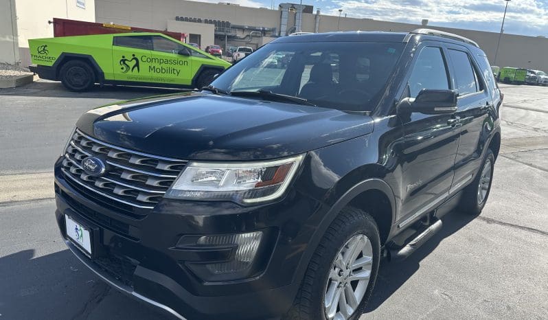 2016 Ford Explorer XLT |  BraunAbility MXV Power Infloor Wheelchair Conversion full