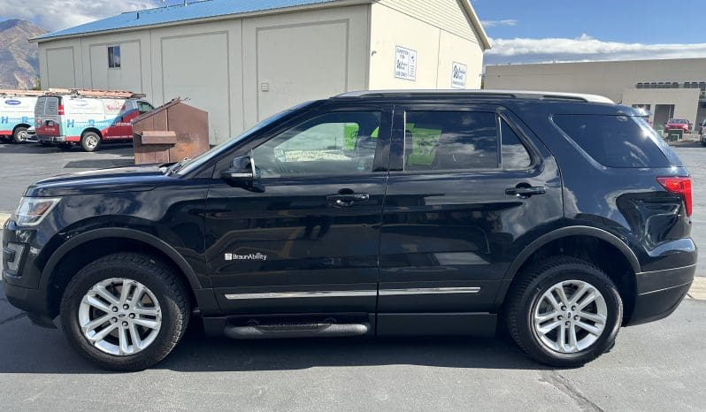 2016 Ford Explorer XLT |  BraunAbility MXV Power Infloor Wheelchair Conversion full