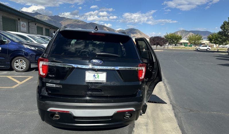 2016 Ford Explorer XLT |  BraunAbility MXV Power Infloor Wheelchair Conversion full