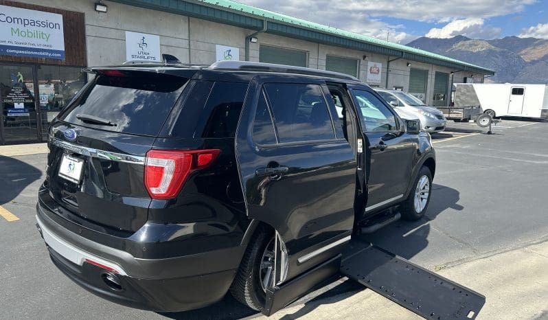 2016 Ford Explorer XLT |  BraunAbility MXV Power Infloor Wheelchair Conversion full