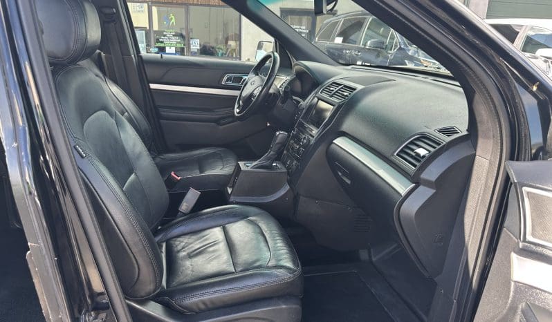 2016 Ford Explorer XLT |  BraunAbility MXV Power Infloor Wheelchair Conversion full