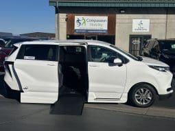 2023 Toyota Sienna Hybrid LE |  Vantage Mobility Northstar Wheelchair Accessible Conversion