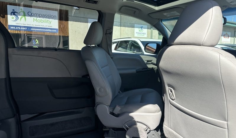 2017 Toyota Sienna XLE Premium  |  VMI Northstar Infloor Wheelchair Conversion full