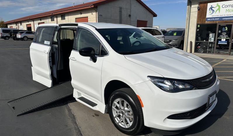 2024 Chrysler Voyager LX  | Rollx Power Infloor Side Entry Wheelchair Conversion full