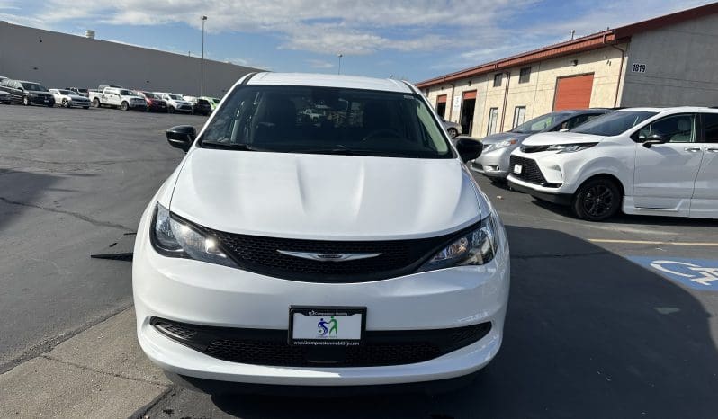 2024 Chrysler Voyager LX  | Rollx Power Infloor Side Entry Wheelchair Conversion full