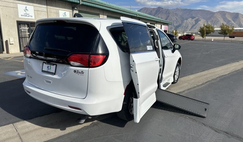 2024 Chrysler Voyager LX  | Rollx Power Infloor Side Entry Wheelchair Conversion full